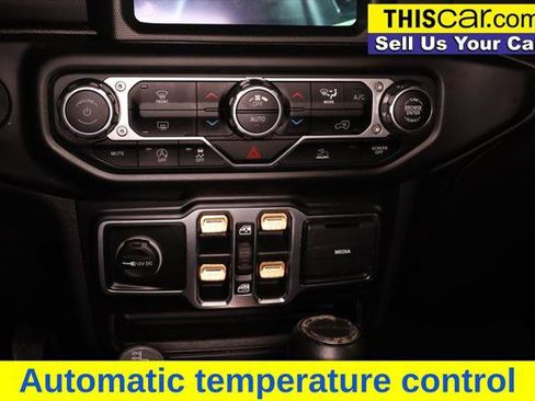 Used 2021 Jeep Gladiator Overland image 15