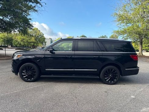 Used 2021 Lincoln Navigator L Reserve AWD/4WD image 3