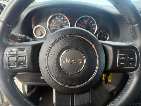 Used 2017 Jeep Wrangler Sahara w/ Connectivity Group image 25