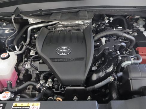 Used 2024 Toyota Grand Highlander AWD image 27