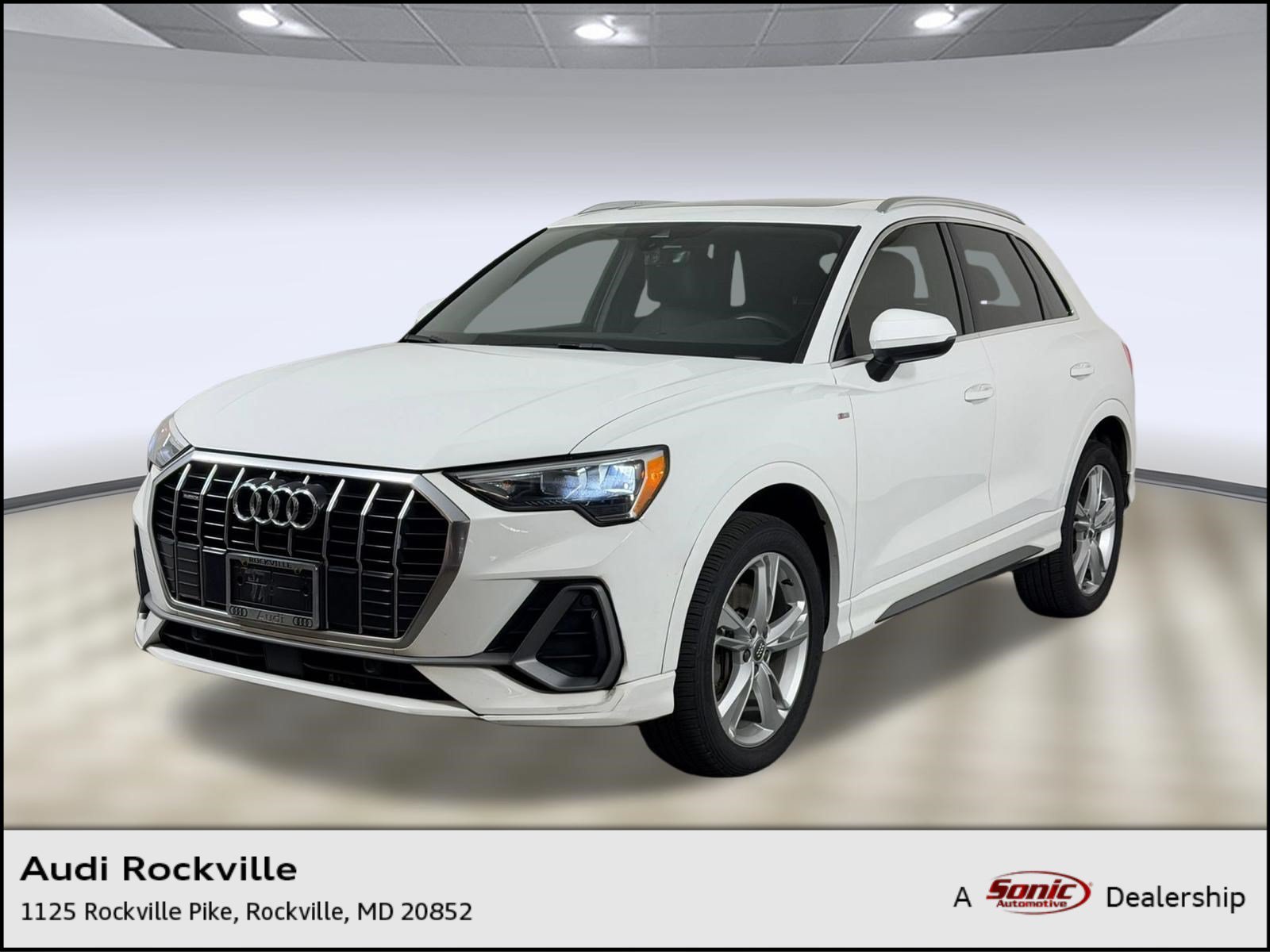 Used 2020 Audi Q3 2.0T Premium w/ Convenience Package AWD/4WD image 1
