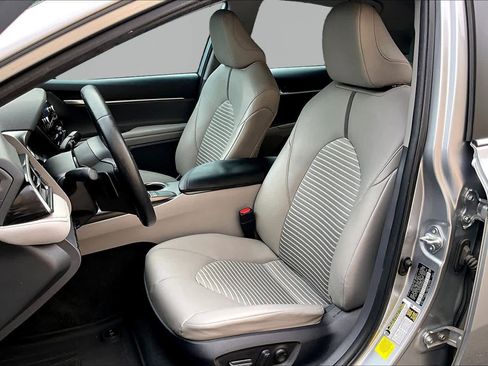 Certified 2023 Toyota Camry SE FWD image 8