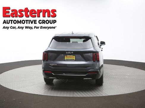 Used 2024 Kia Sorento LX image 38
