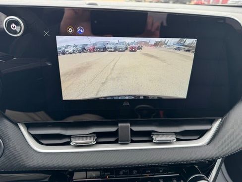 New 2026 Chevrolet Equinox LT w/ Convenience Package II image 32