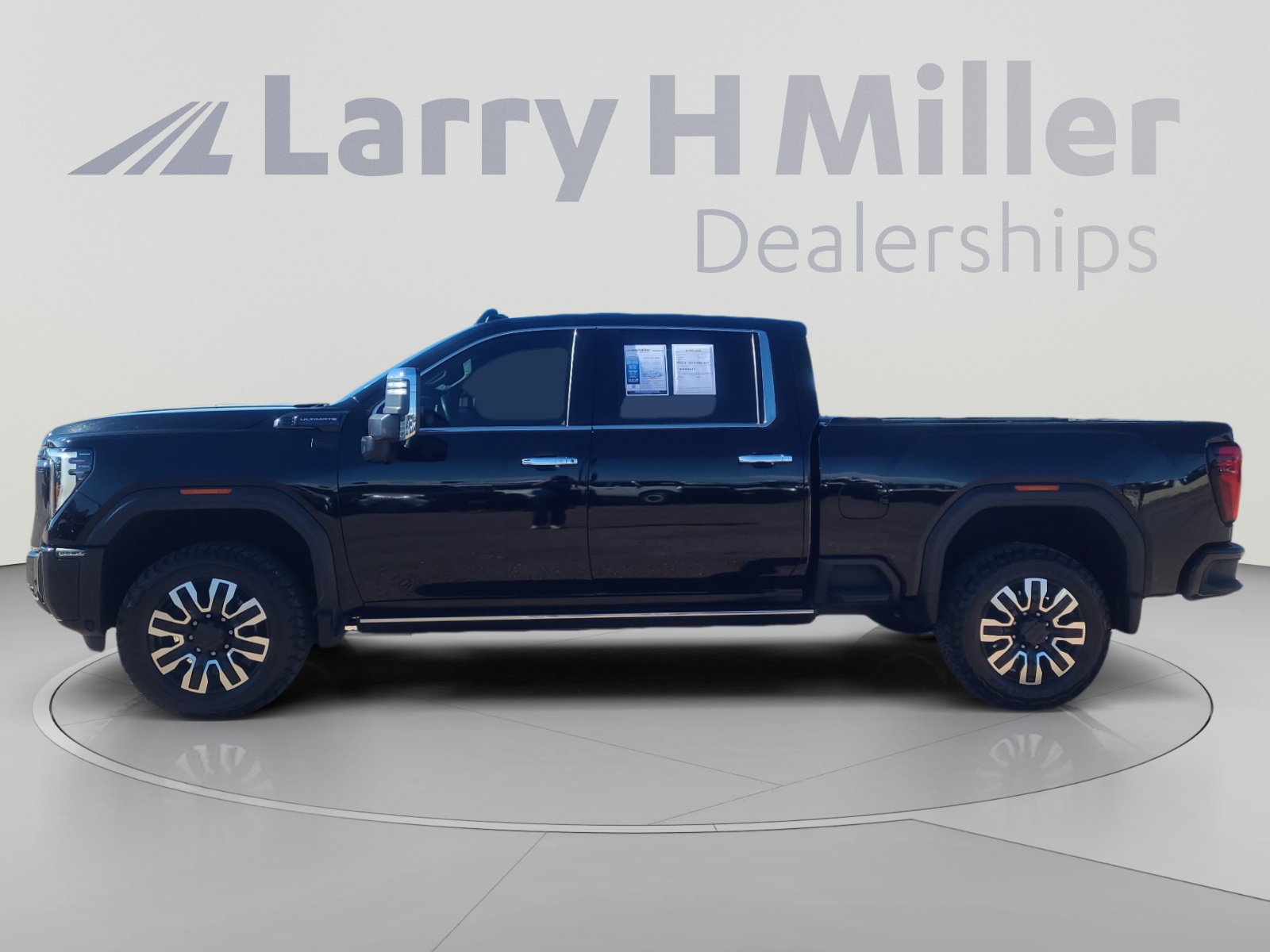 Used 2024 GMC Sierra 2500 Denali Ultimate w/ LPO, GMC Protection Package AWD/4WD image 2