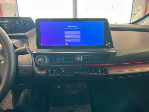 Used 2025 Toyota Prius Plug-In Hybrid FWD image 23