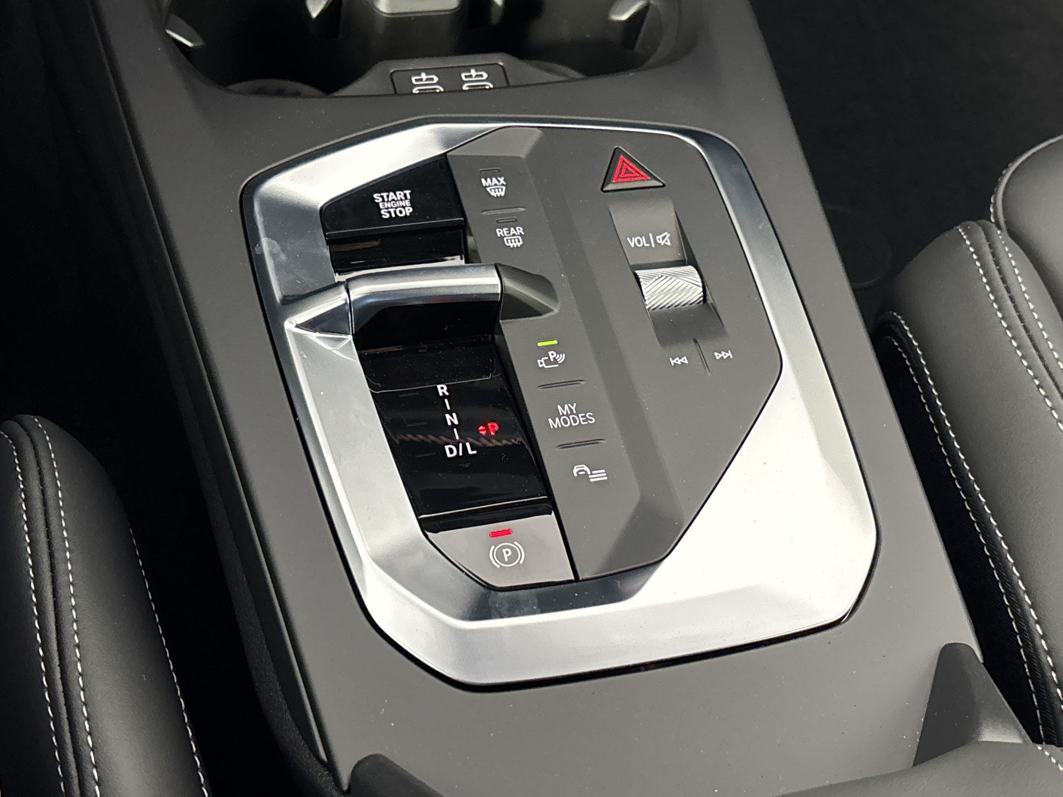 Used 2026 BMW 228i w/ Technology Package FWD image 17