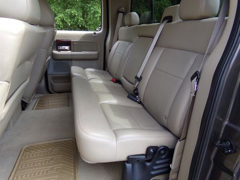 Used 2005 Ford F150 Lariat image 19