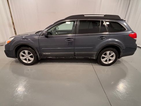 Used 2014 Subaru Outback 2.5i Premium w/ Moonroof Package image 8