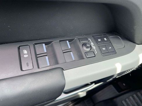 Used 2024 Land Rover Defender 110 S AWD/4WD image 30