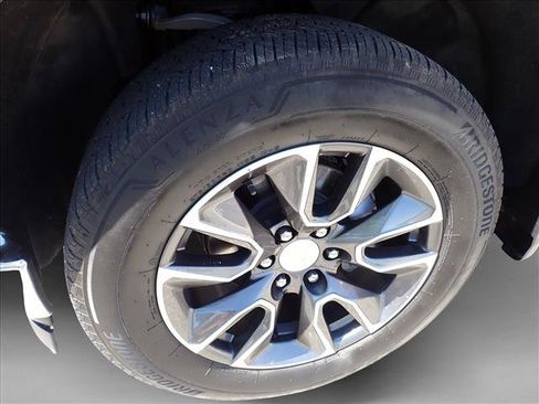 Used 2024 Chevrolet Silverado 1500 LT AWD/4WD image 6