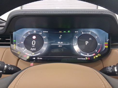 New 2026 Land Rover Range Rover SE image 18