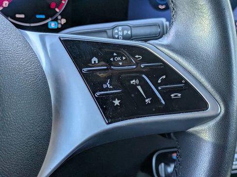 Used 2025 Mercedes-Benz GLB 250 4MATIC image 30