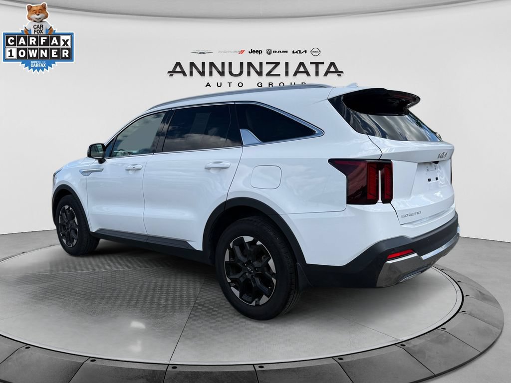 Certified 2025 Kia Sorento S w/ Panoramic Sunroof Package FWD image 3
