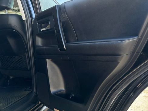 Used 2019 Toyota 4Runner Limited AWD/4WD image 36