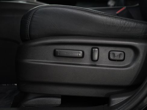 Used 2016 Honda Pilot Touring image 25