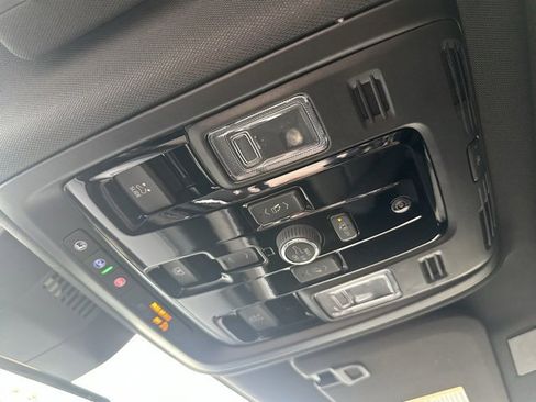 New 2026 Chevrolet Suburban High Country image 17