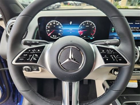 New 2026 Mercedes-Benz GLB 250 4MATIC image 19