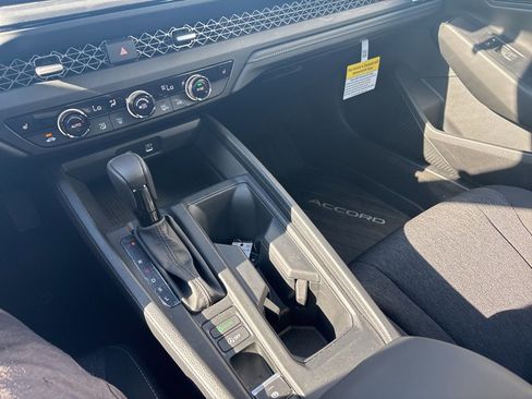 Used 2025 Honda Accord SE image 17