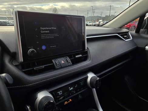 Used 2023 Toyota RAV4 XLE Premium image 30