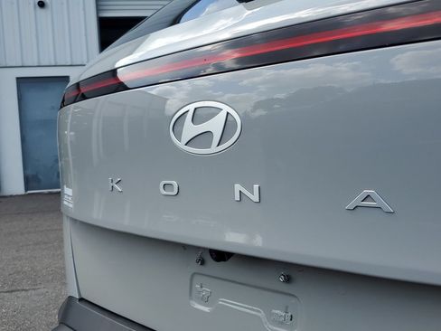 Used 2024 Hyundai Kona SEL FWD image 6