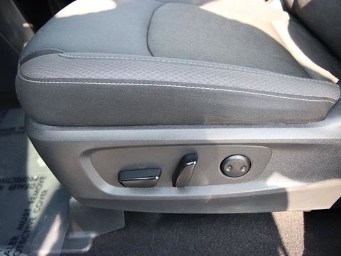 Used 2025 Nissan Pathfinder SV AWD/4WD image 53