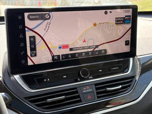 Used 2023 Nissan Altima 2.5 SR w/ SR Premium Package image 8