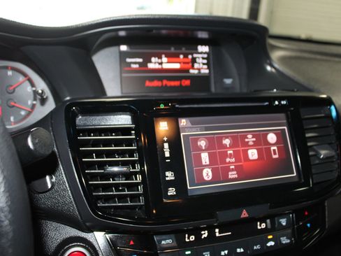 Used 2016 Honda Accord EX image 16