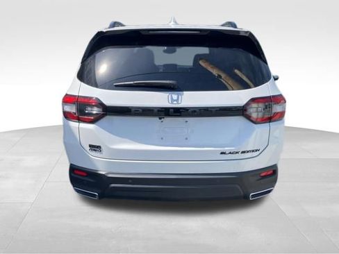 Used 2025 Honda Pilot Black Edition image 5