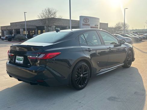 Certified 2025 Toyota Camry SE w/ Convenience Package image 4