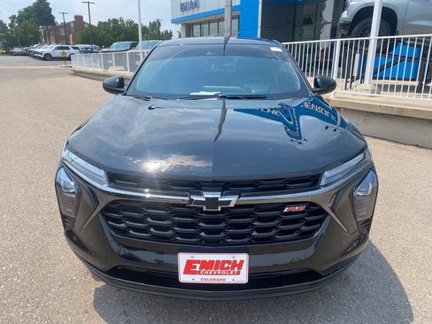 Used 2025 Chevrolet Trax RS w/ Sunroof Package FWD image 8