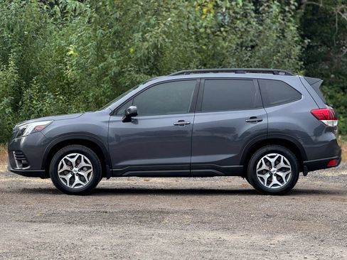 Certified 2024 Subaru Forester Premium AWD/4WD image 4