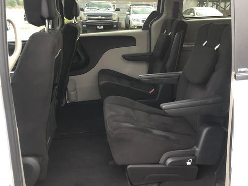 Used 2014 Dodge Grand Caravan SXT w/ UConnect Hands-Free Group FWD image 11