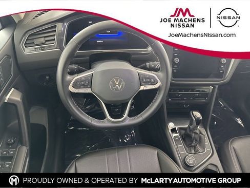 Used 2023 Volkswagen Tiguan SE image 23