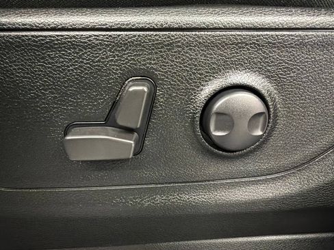 Used 2022 RAM 1500 Big Horn AWD/4WD image 23