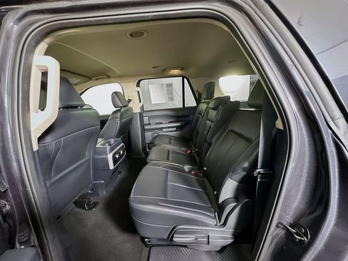 Used 2024 Ford Expedition Max XLT image 26