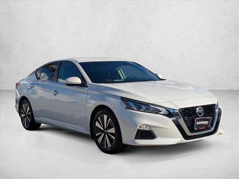 Used 2022 Nissan Altima 2.5 SV image 3
