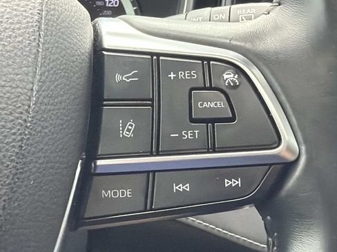 Used 2021 Toyota Highlander XLE AWD/4WD image 27