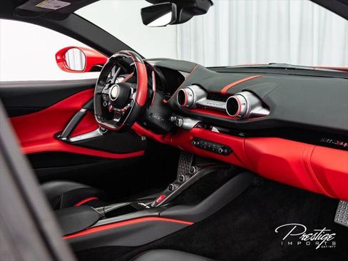 Used 2020 Ferrari 812 Superfast RWD image 35