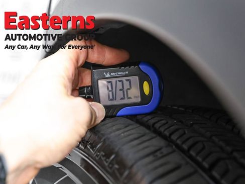 Used 2018 Chevrolet Trax LT w/ LT Convenience Package image 25