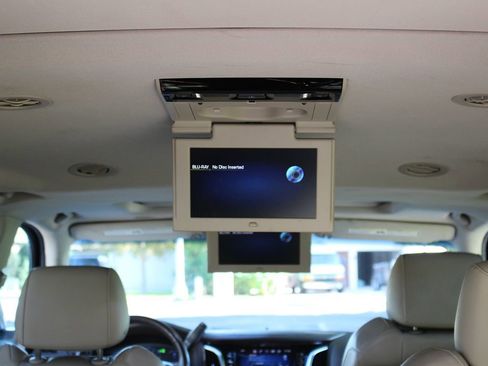 Used 2015 Cadillac Escalade ESV Premium image 19