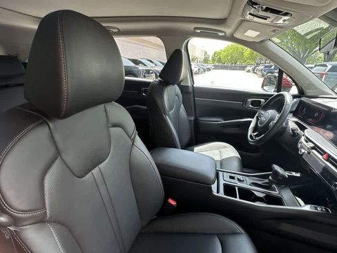 Certified 2025 Kia Sorento S w/ Panoramic Sunroof Package FWD image 27