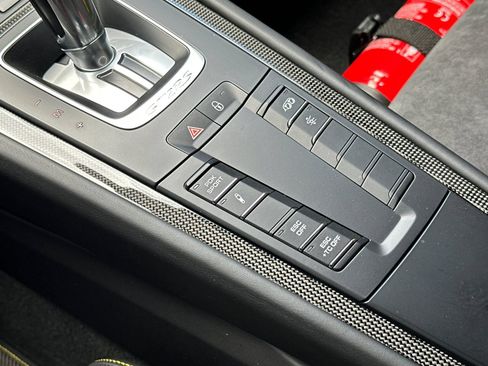 Certified 2018 Porsche 911 GT2 RS RWD image 24
