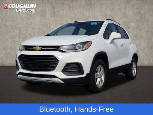 Used 2017 Chevrolet Trax LT w/ LT Convenience Package image 4