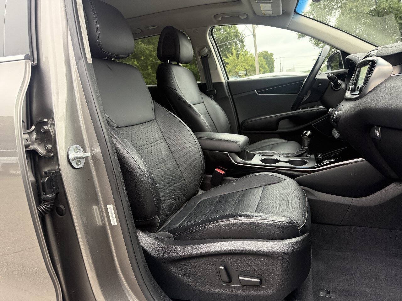 Used 2016 Kia Sorento SX FWD image 15