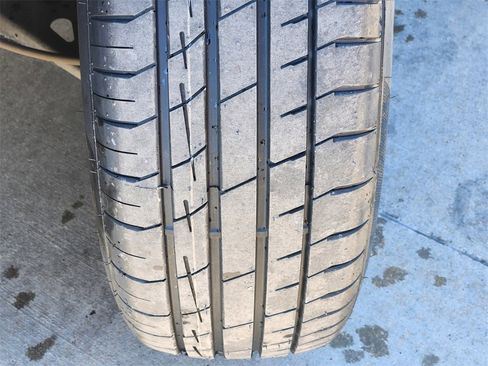 Used 2023 Chevrolet Traverse LT image 12