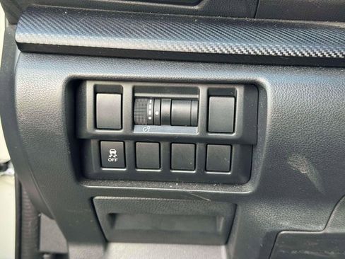 Used 2019 Subaru Crosstrek 2.0i Premium image 17