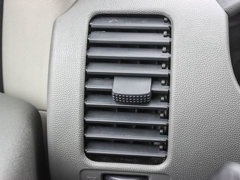 Used 2021 Nissan Frontier SV image 46