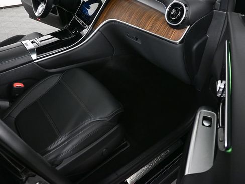 Used 2026 Mercedes-Benz GLC 300 image 22