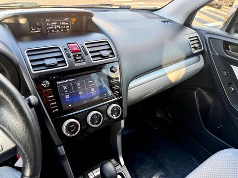 Used 2017 Subaru Forester 2.5i Premium image 13